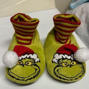 LIKE NEW GRINCH SLIPPERS Size 5-6 (toddler) Lime green w/red EXCELLENT CONDITION